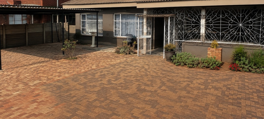 4 Bedroom Property for Sale in Songloed North West